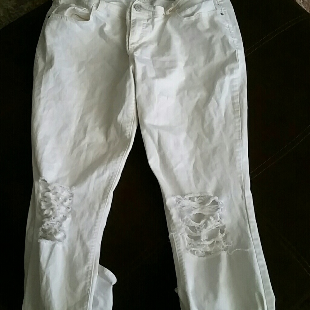 Old Navy white jeans worn 2x... good condition